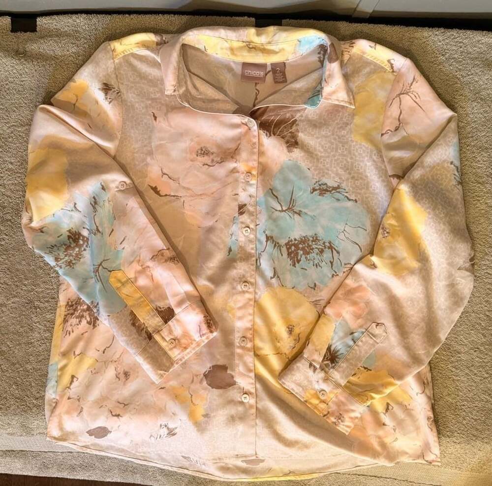 Chico's Button Up Shirt Size 2 Floral Pastel Long Sleeve Blouse (XL)